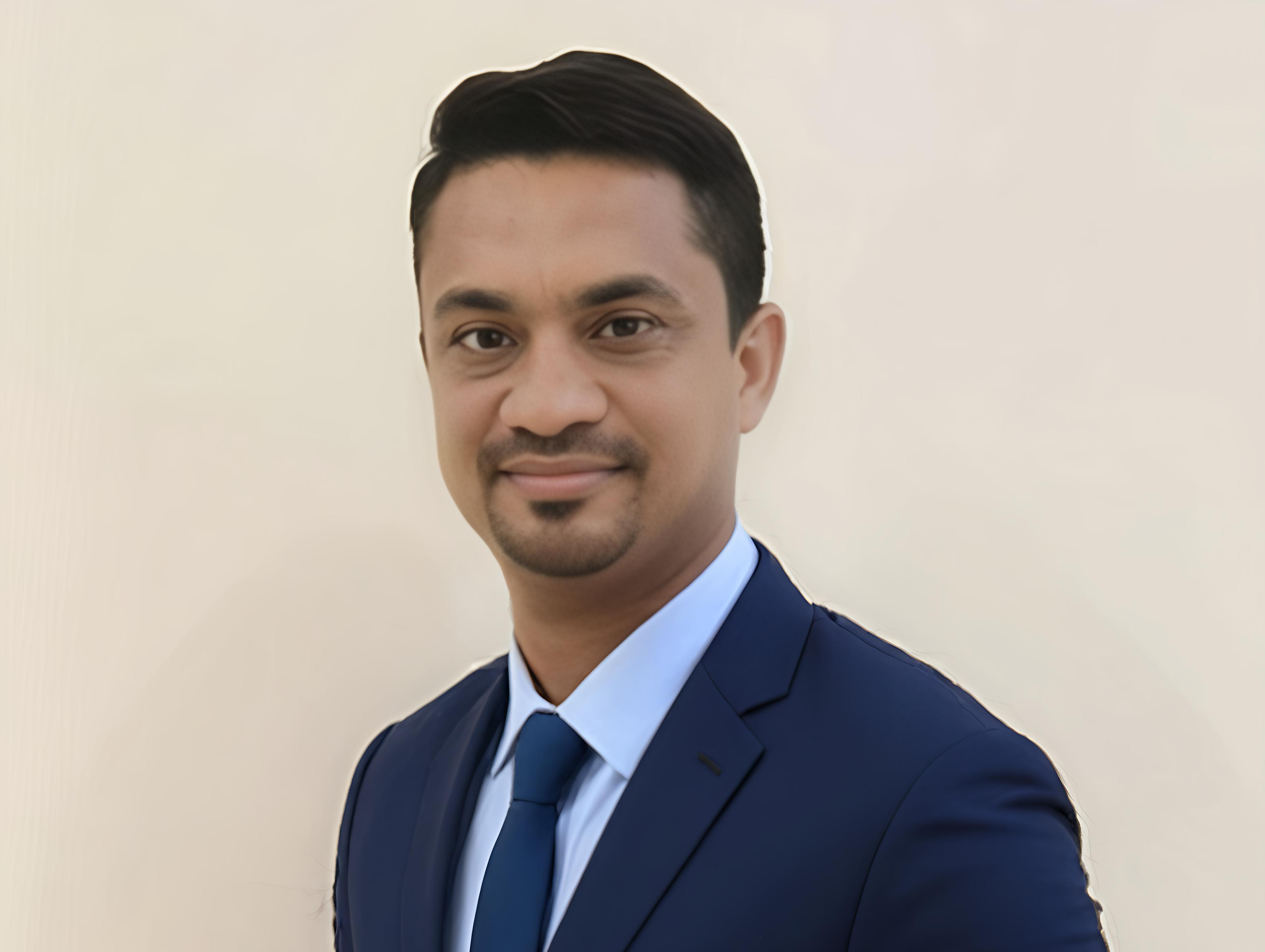Mr. Moxesh Shah